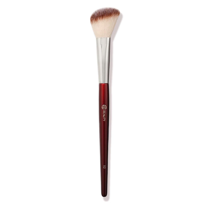 112 SMALL ANGLED FACE BRUSH – Precise Angled Blush Brush for Soft, Natural Blend, Ideal for Blush on Smaller Faces & Highlighting
