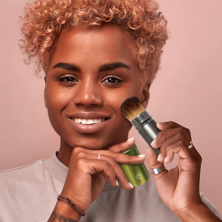 Retractable Face Makeup Brush, Kabuki Brush for Foundation, Blush, Bronzer, & Powder, Travel Friendly & Perfect for on the Go, Eco Friendly, Synthetic & Cruelty Free Bristles, 1 Count