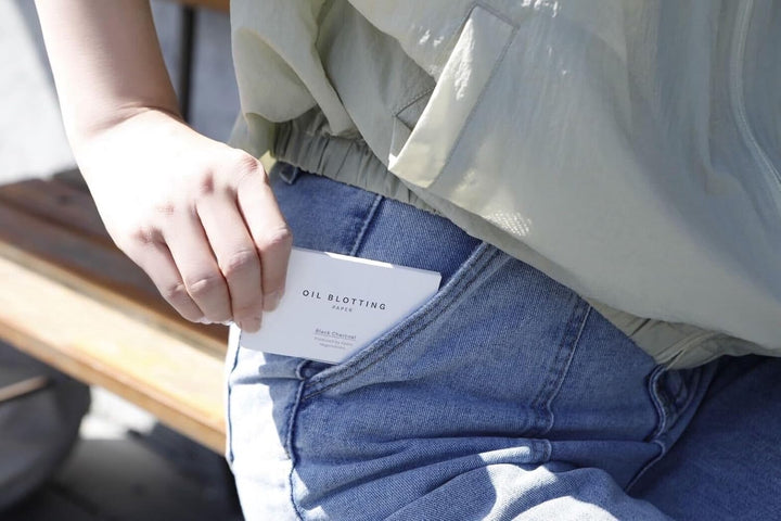 Oil Blotting Paper 100 Sheets, Pack of 1 – Premium Green Tea Face Blotting Sheets, Oil Absorbing Tissues in Japanese Washi, Easy-Dispense Pack, Made in Japan, Oily Skin Care & Makeup Essential