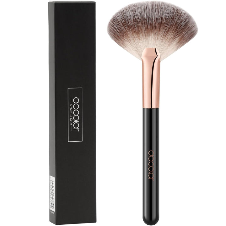 Fan Brush Finishing Powder Brush Multi-Use Brush for Face and Body Professional Highlighting Blush Powder Bronzer Cheekbones Make up Brushes Perfect for Spray Tan Powder Synthetic Hair Soft