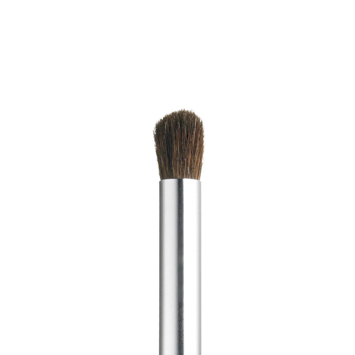 Blending Eye Brush, Makeup Brush for Eyeshadow & Eyeliner, Creates a Natural Finish, Made with Synthetic Bristles, Vegan & Cruelty-Free