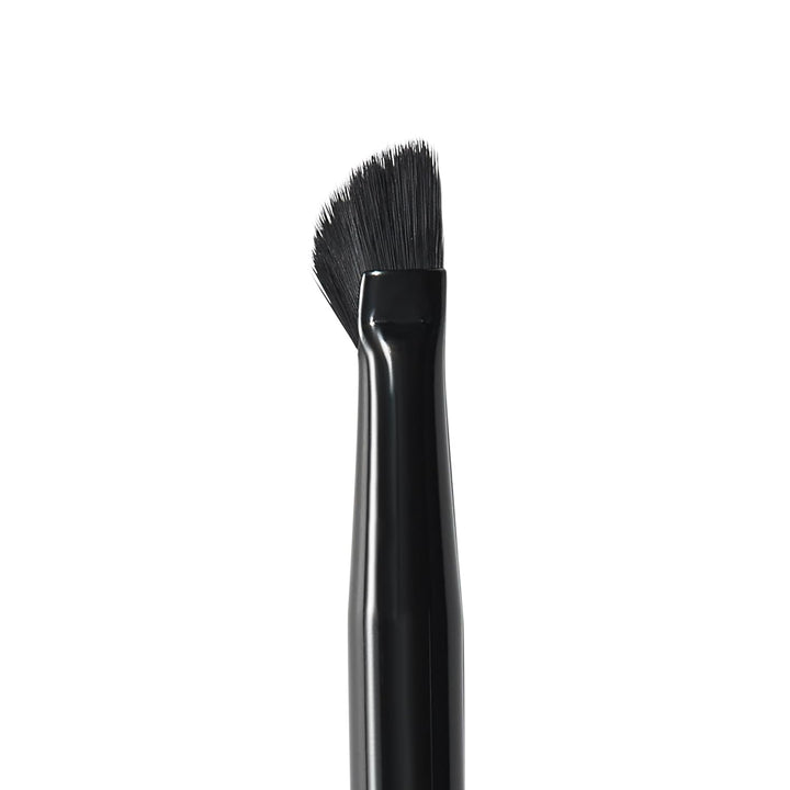 Wing It Liner Brush, Curved Eyeliner Brush for Creating a Precise Winged Look, Made with Synthetic Bristles, Vegan & Cruelty-Free