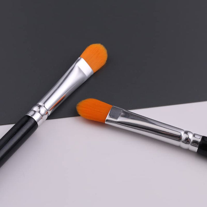 Extra Flat round Brush Eyebrow Concealer Brush，Concealer Brushs，Flat Makeup Brush，Brow Brushes (E32)
