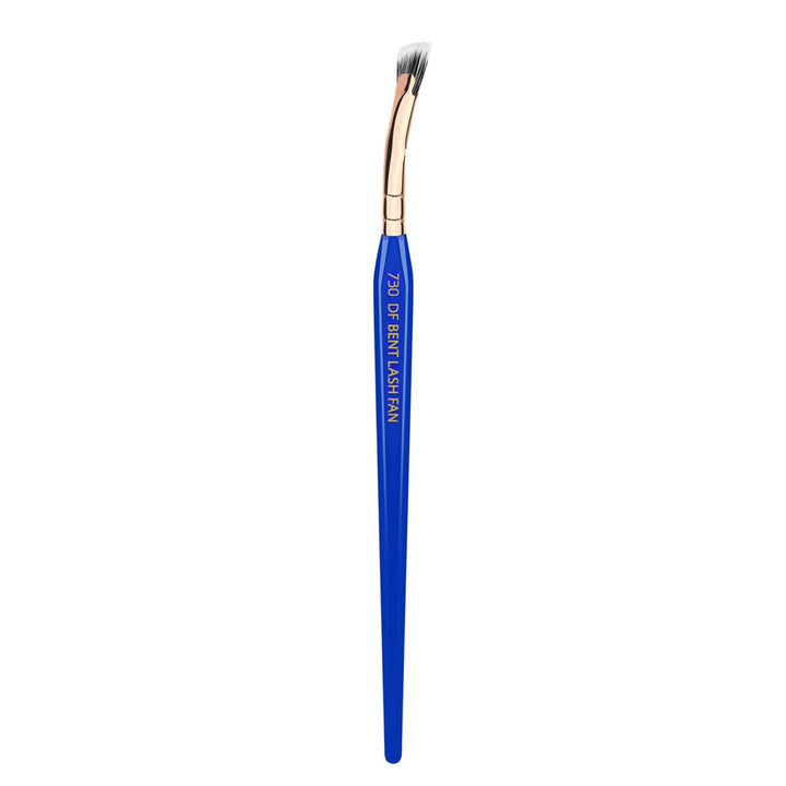 Professional Makeup Brush - Golden Triangle 730 Bent Mascara Fan - with All Vegan and Soft Synthetic Fibers, for Applying Mascara (Blue, 1Pc)